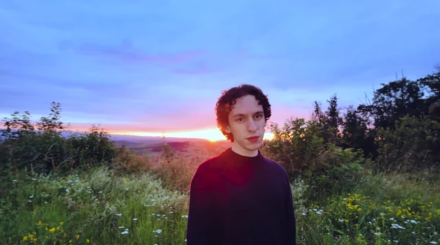 Wait For Me — Léo Ange, image du clip